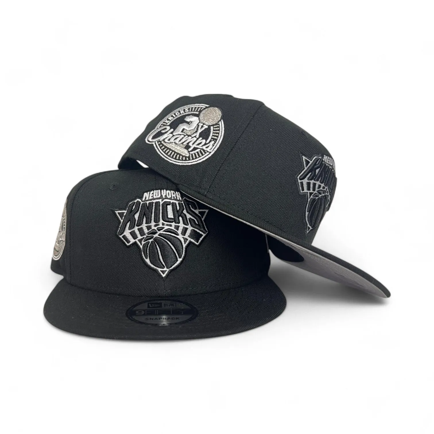 Black/White New York Knicks Gray Bottom 2x Champions Side Patch New Era 9Fifty Snapback